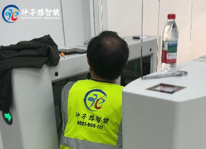 南京某无人健身房道闸系统安装调试